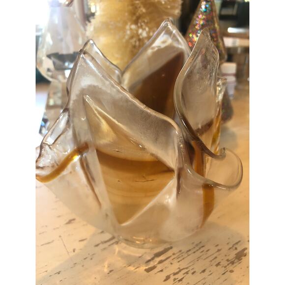 Vintage Unmarked Glass Handkerchief Vase 5" Brown and Clear - Picture 2 of 6